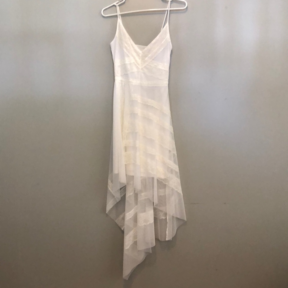 BCBGMaxAzria White Dress Size XXS New Never worn